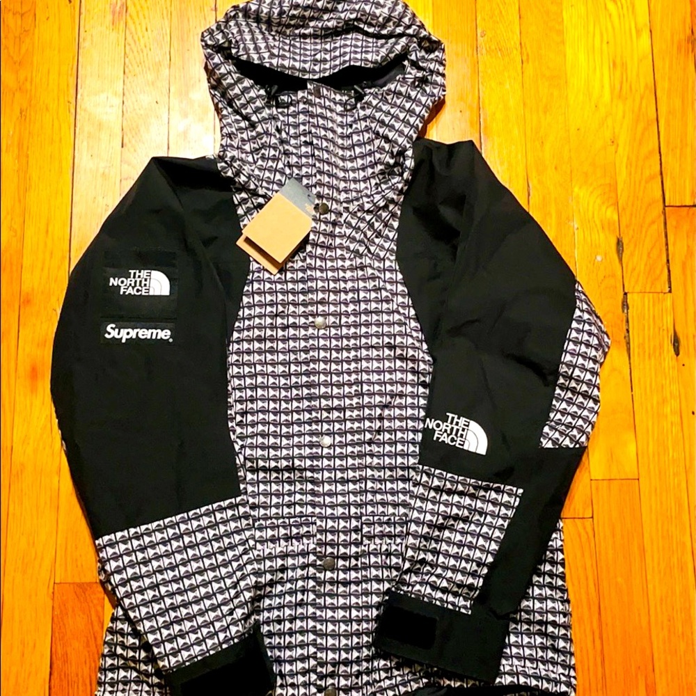 Supreme x The North Face Studded Light Jacket